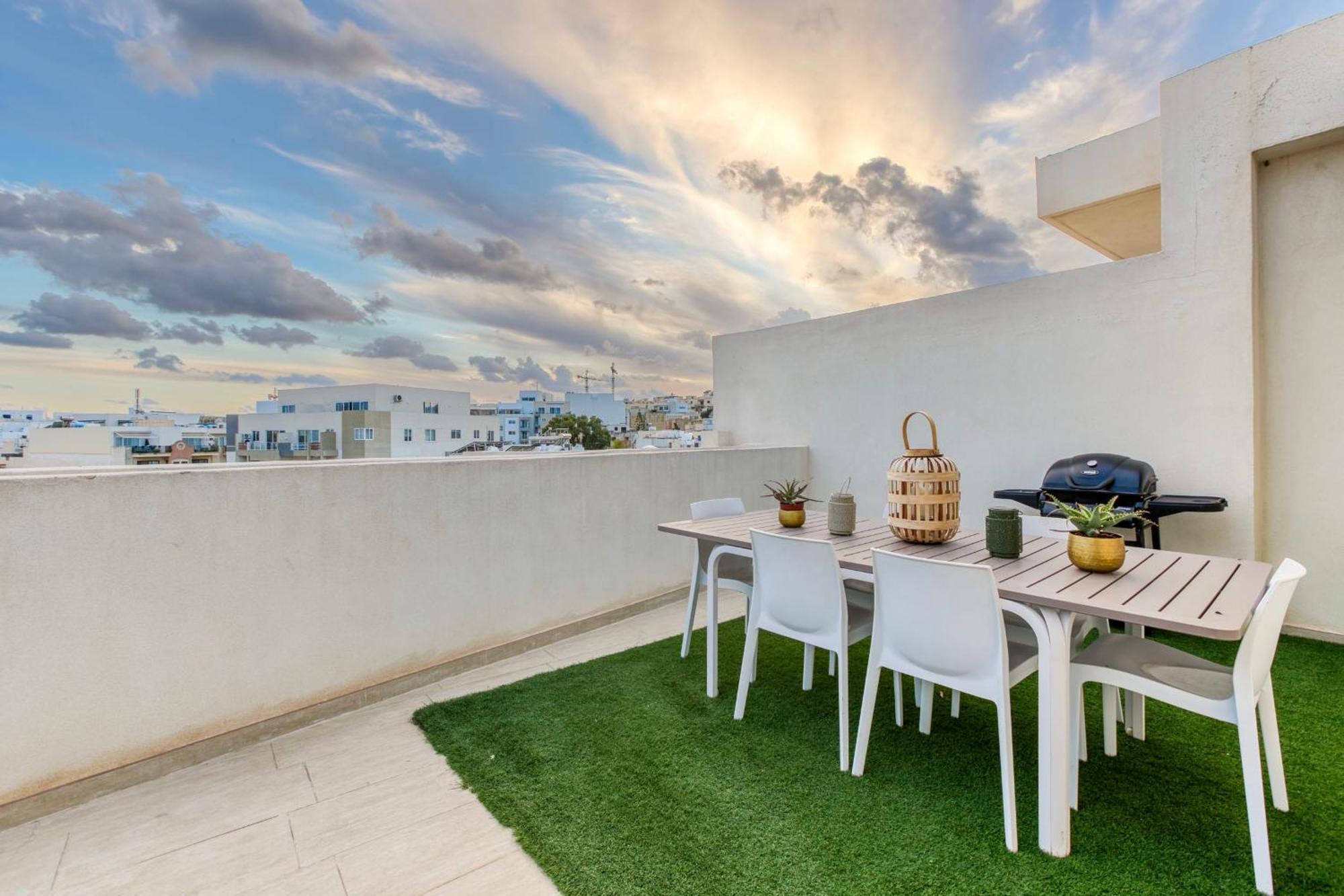 Malta Pool Penthouse *